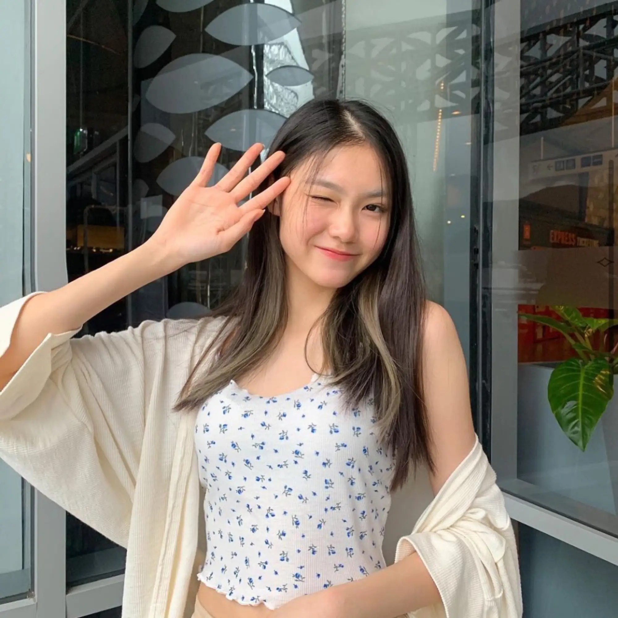 溅起火花的